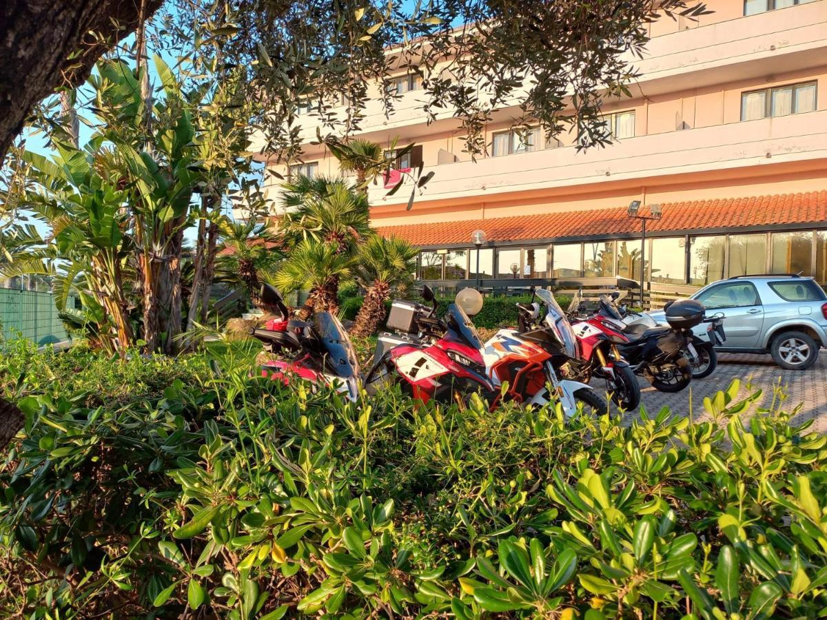 Green Sporting Club Hotel Алгеро Екстериор снимка