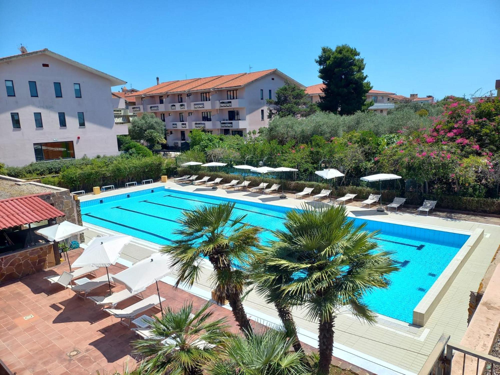 Green Sporting Club Hotel Алгеро Екстериор снимка