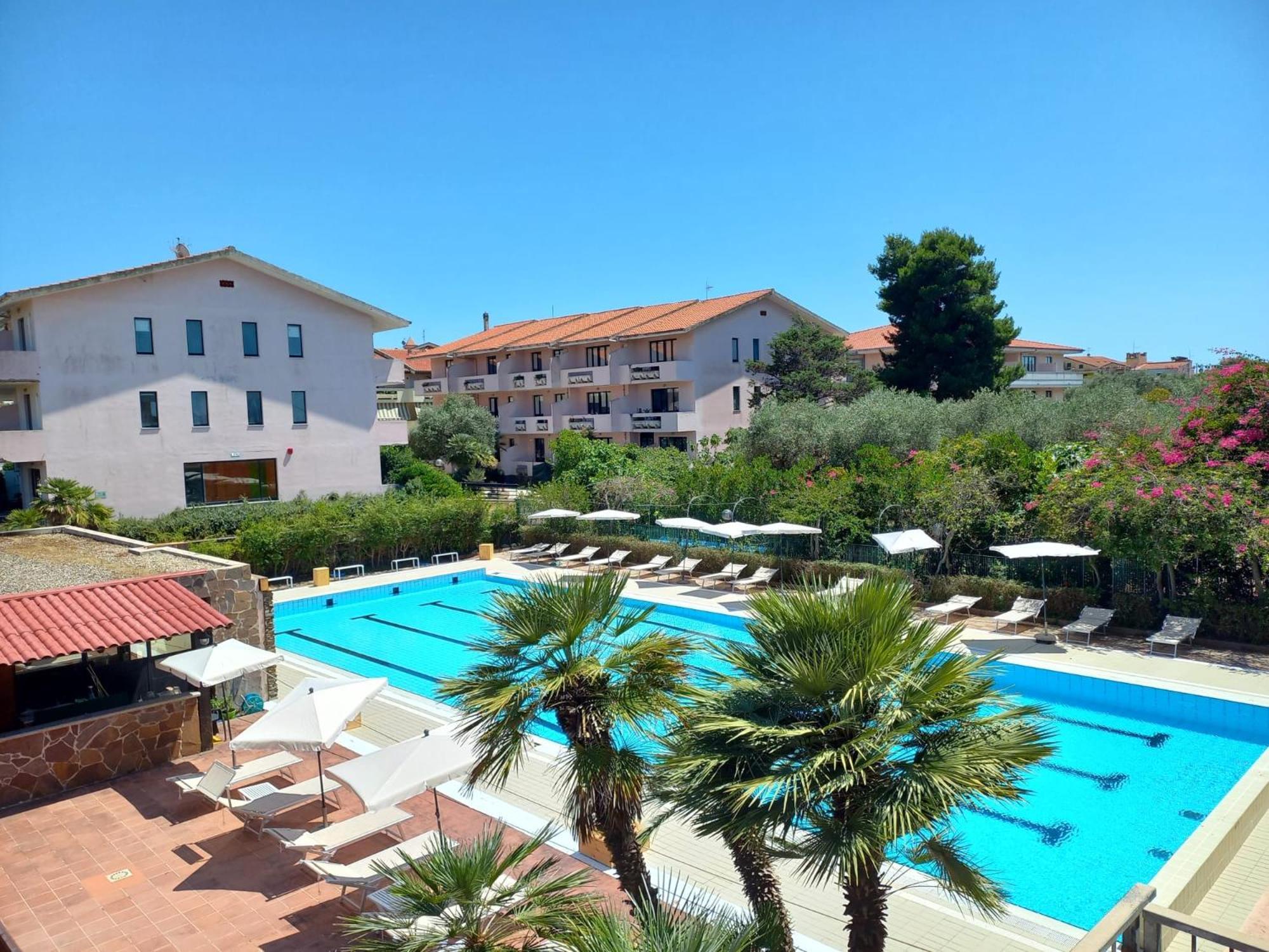 Green Sporting Club Hotel Алгеро Екстериор снимка